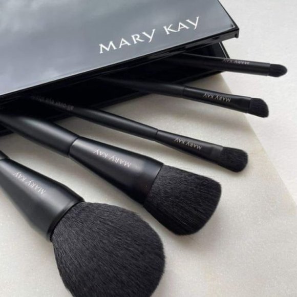 Make up brushes. - Picture 2 of 3